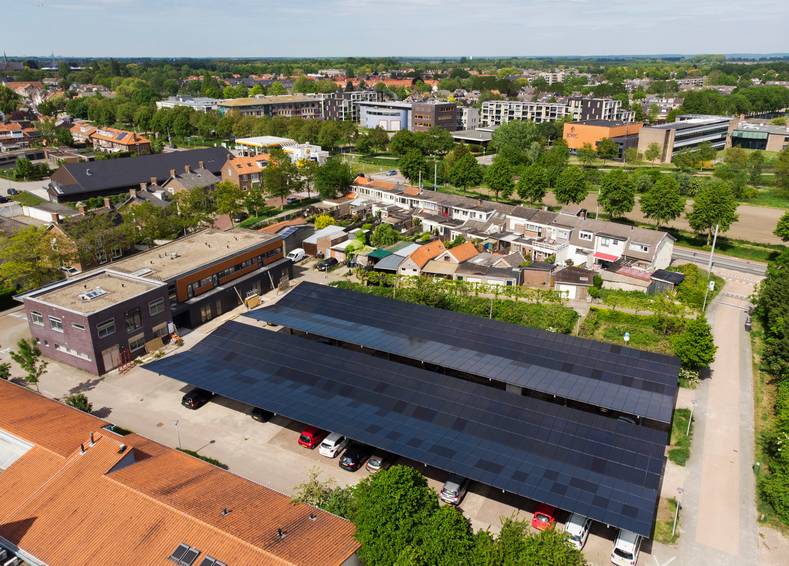 Laadplein onder zonnedak