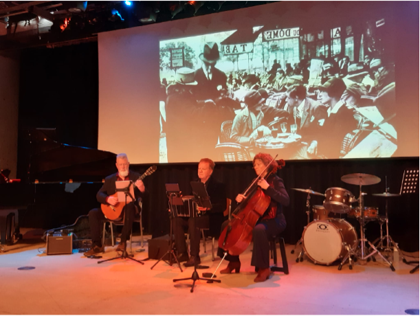 Aftrap podium op zaterdag Koningsdag